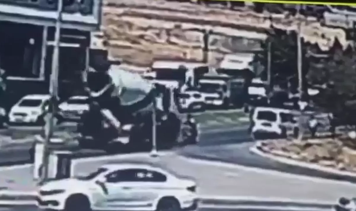 Beton Mikseri Motosiklete Çarptı: Bir Ölü, Bir Yaralı