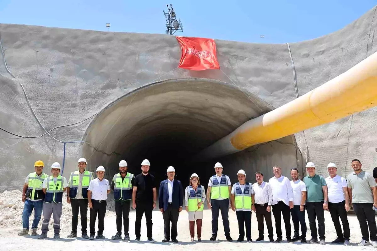 Gaziantep\'te Dülük-OSB Tüneli Projesi\'nde İlerleme Sağlandı