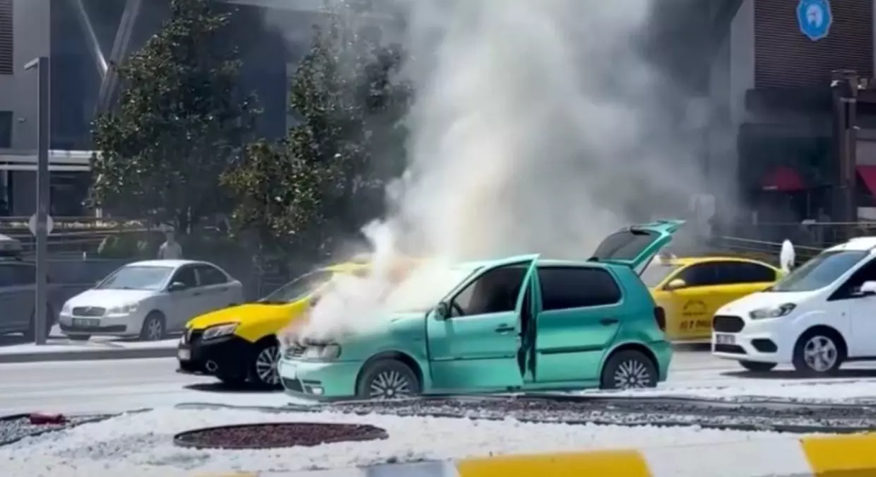 Edirne\'de Araç Yangını: Sürücü Kurtuldu