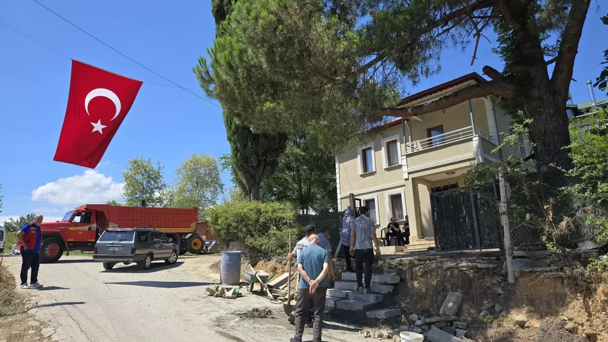 İskenderun\'da Şehit Olan Er Semih Erdoğan\'ın Acı Haberi Ailesine Verildi