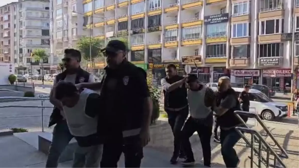 Çorum\'da Silahlı Kavga: İki Şüpheli Tutuklandı