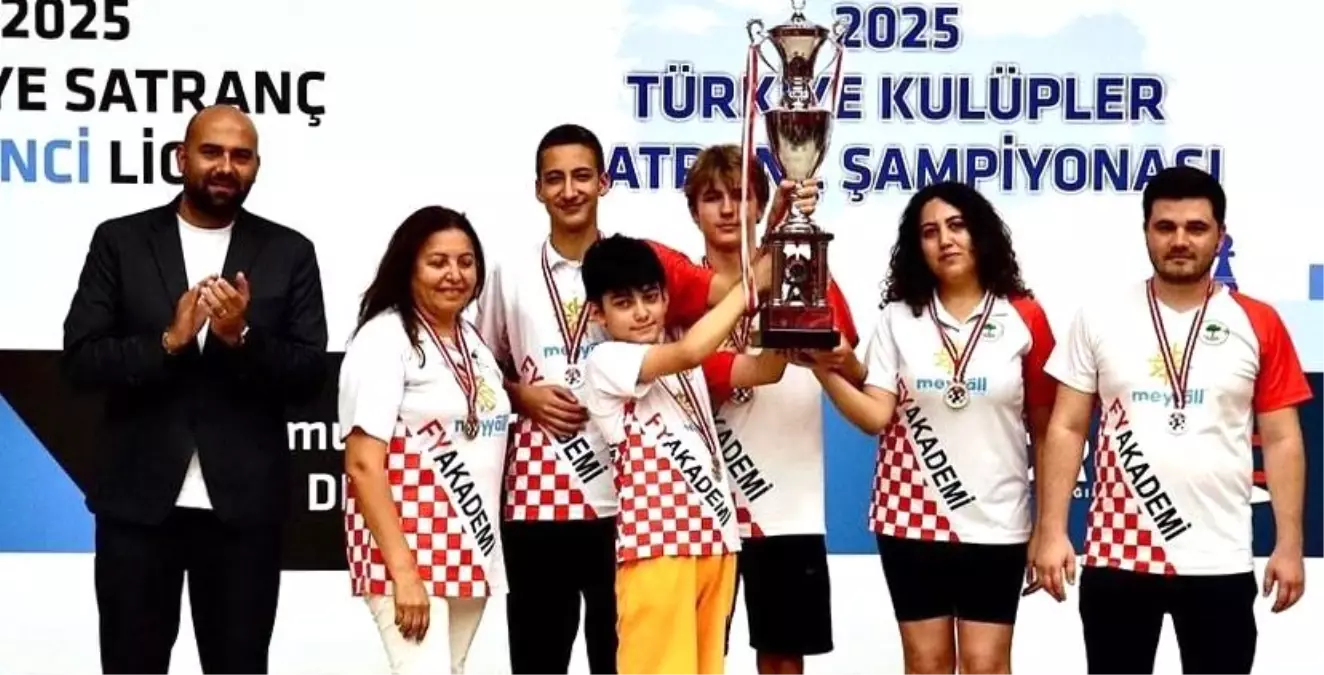 Fatma Yılmaz Spor Kulübü Türkiye Satranç İkinci Ligi\'nde Şampiyon