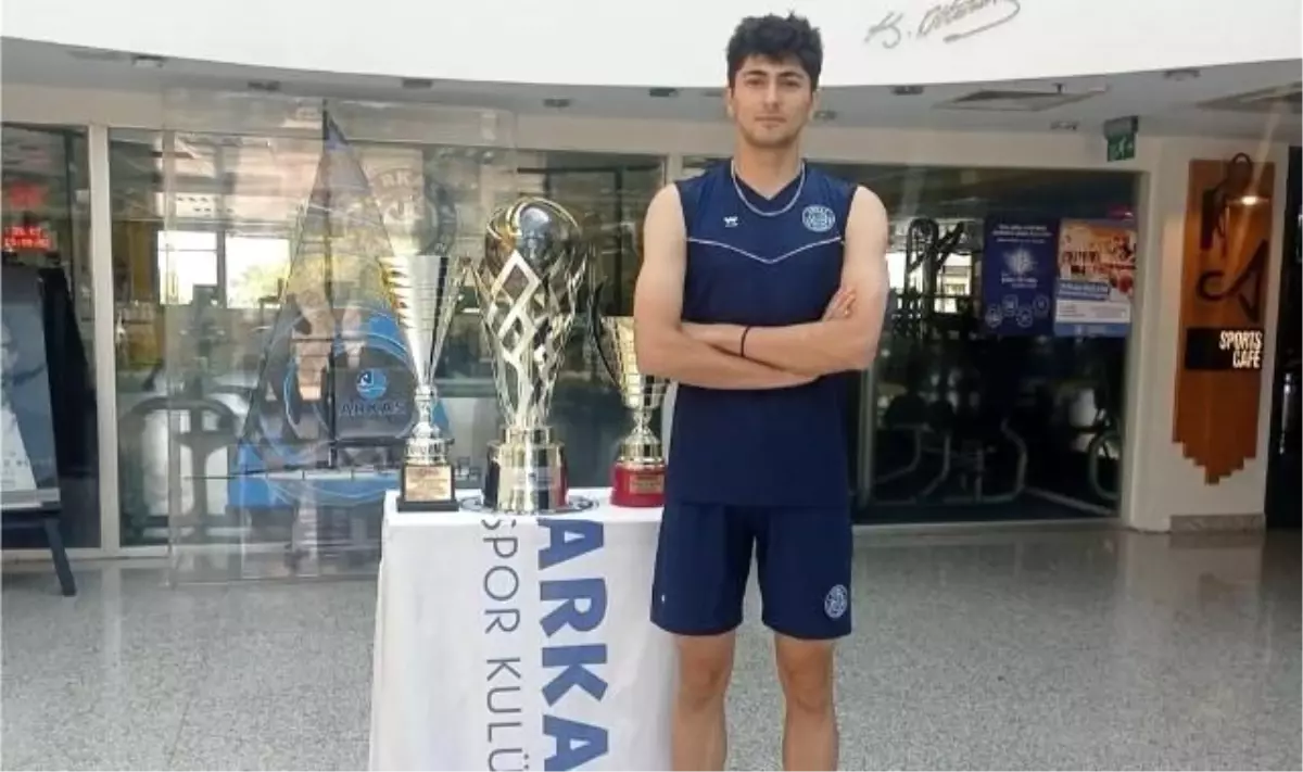 Arkas Spor Nejat Efe Yavuz\'u Transfer Etti