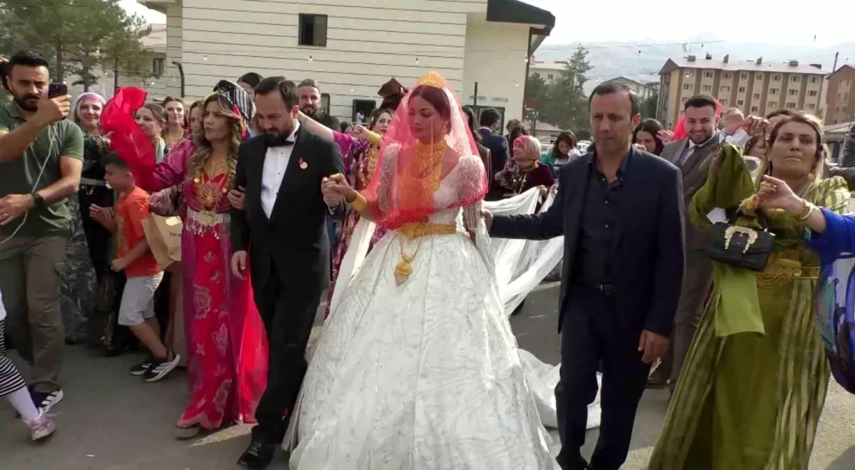 Hakkari\'de Büyüleyici Düğün
