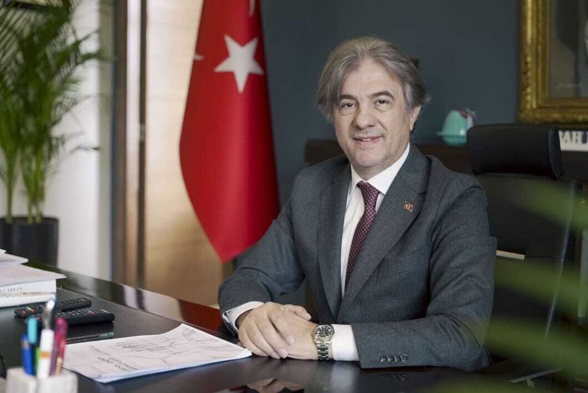 Tunus'ta eğitim diplomasisinin öncüsü: Ahmet Misbah Demircan, genç zihinlere yol açıyor