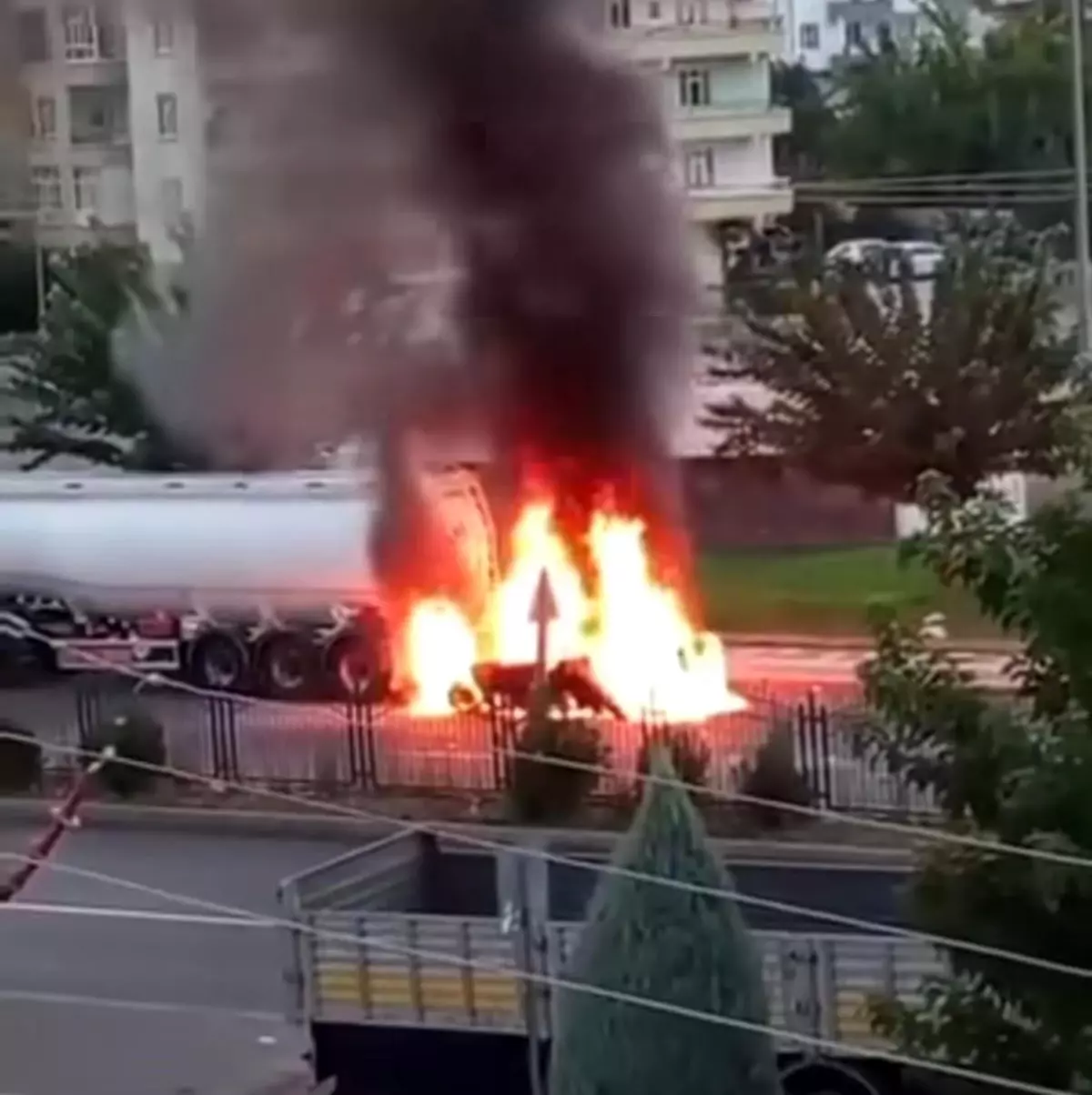 Diyarbakır\'da Otomobil Yangını