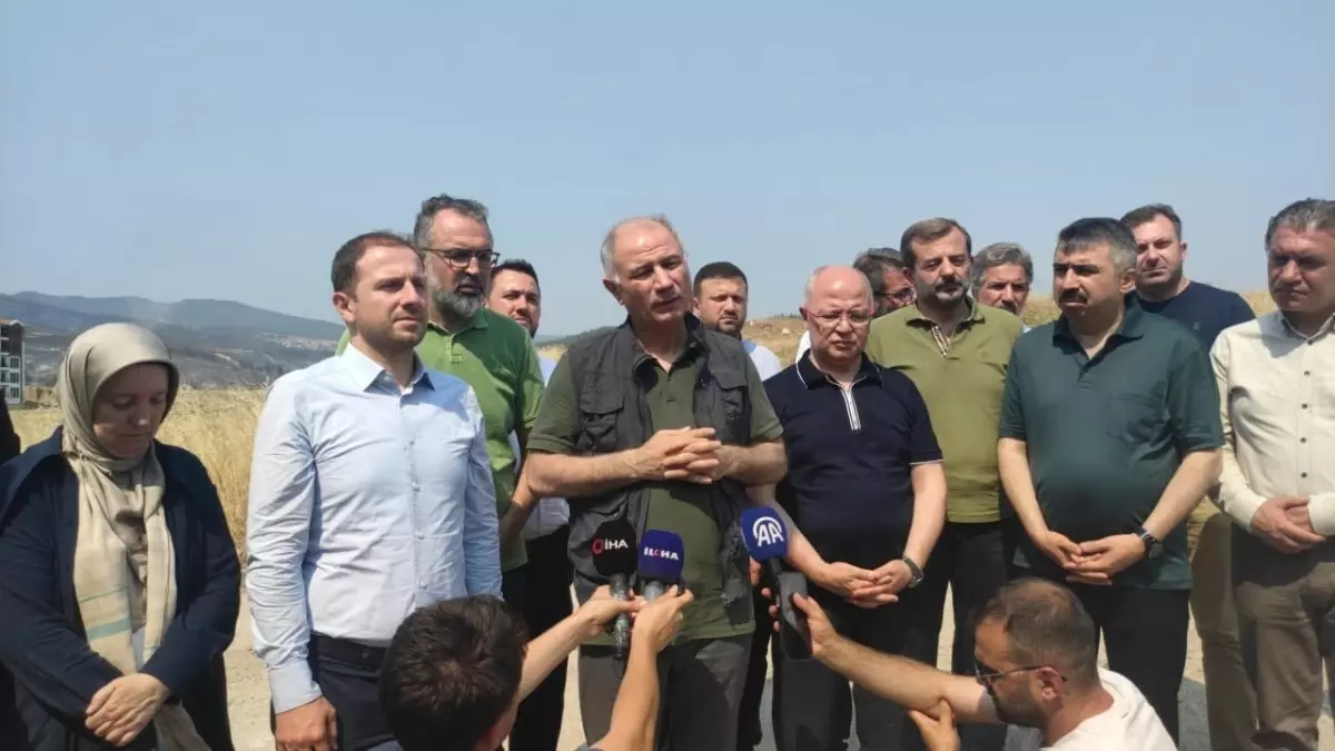 Bursa\'daki Yangın Söndürme Çalışmaları Devam Ediyor