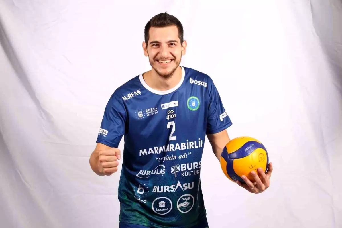 Emre Berat Fırat İstanbul Gençlik Spor ile Anlaştı