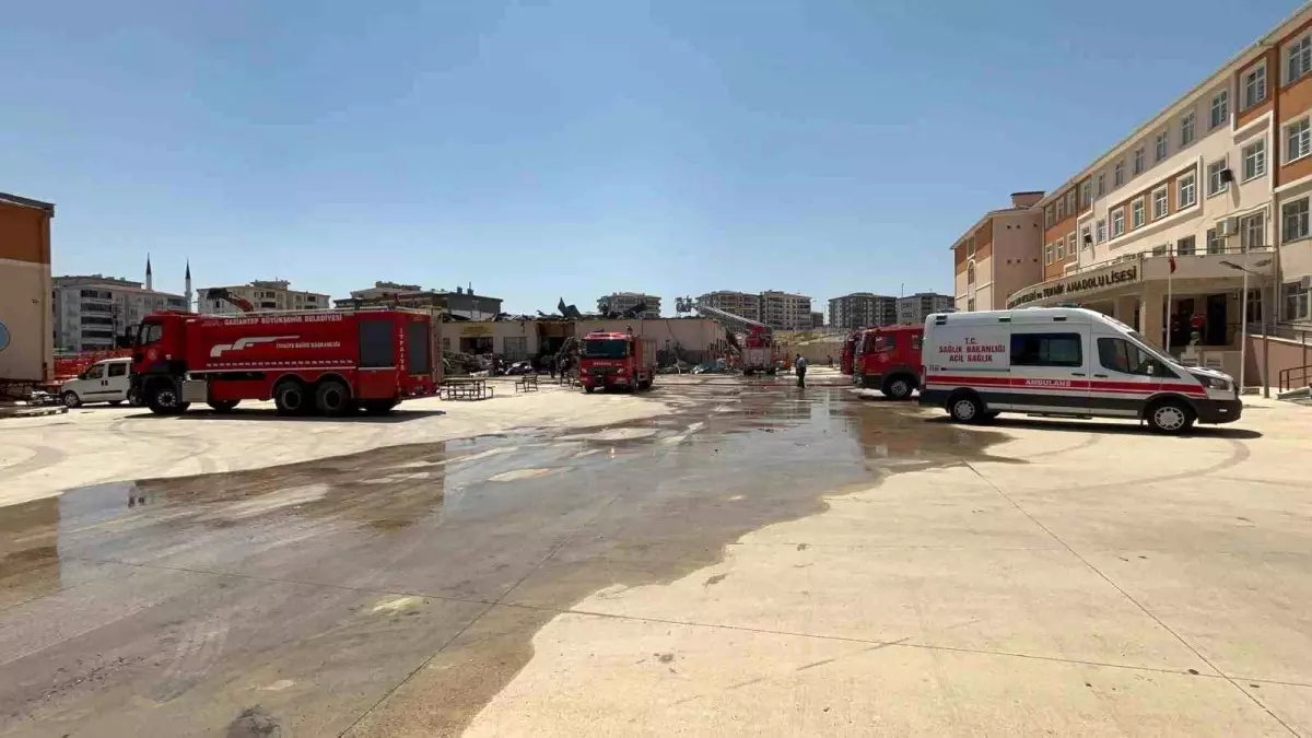 Gaziantep\'te meslek lisesindeki yangın söndürüldü
