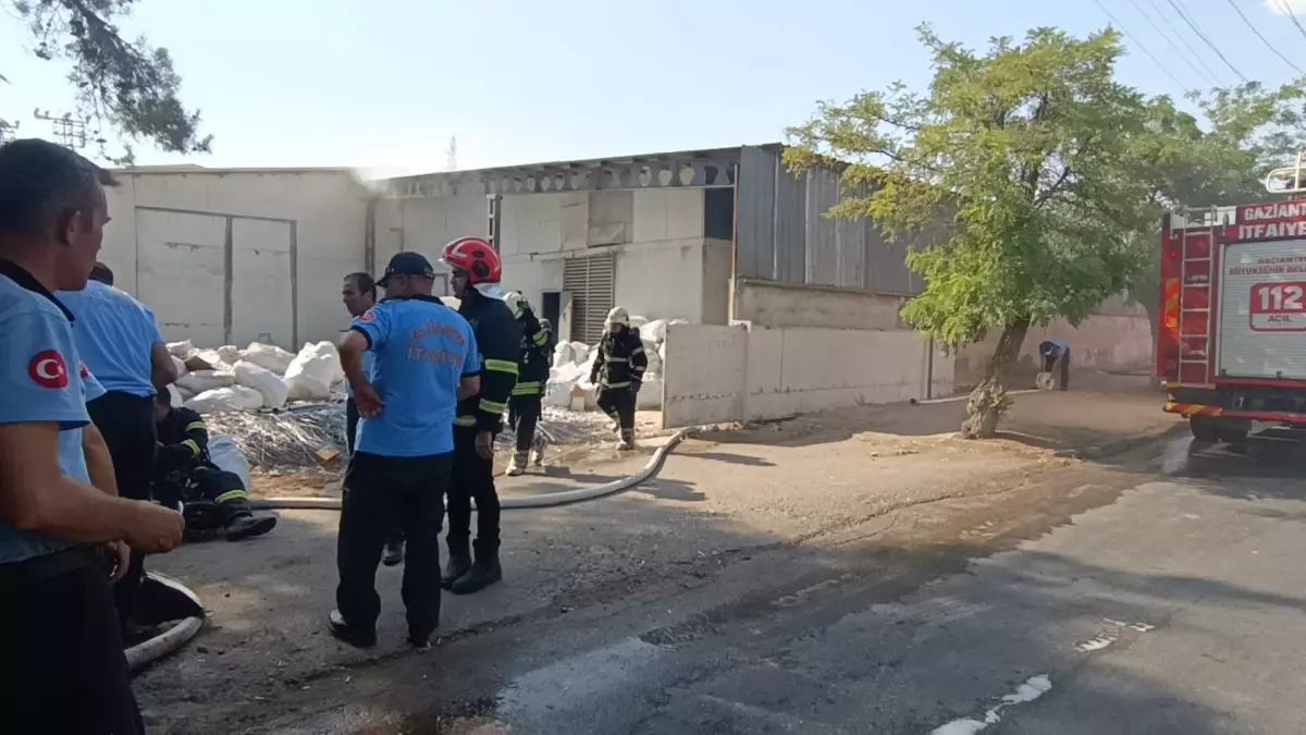 Gaziantep\'te Tekstil Fabrikasında Yangın