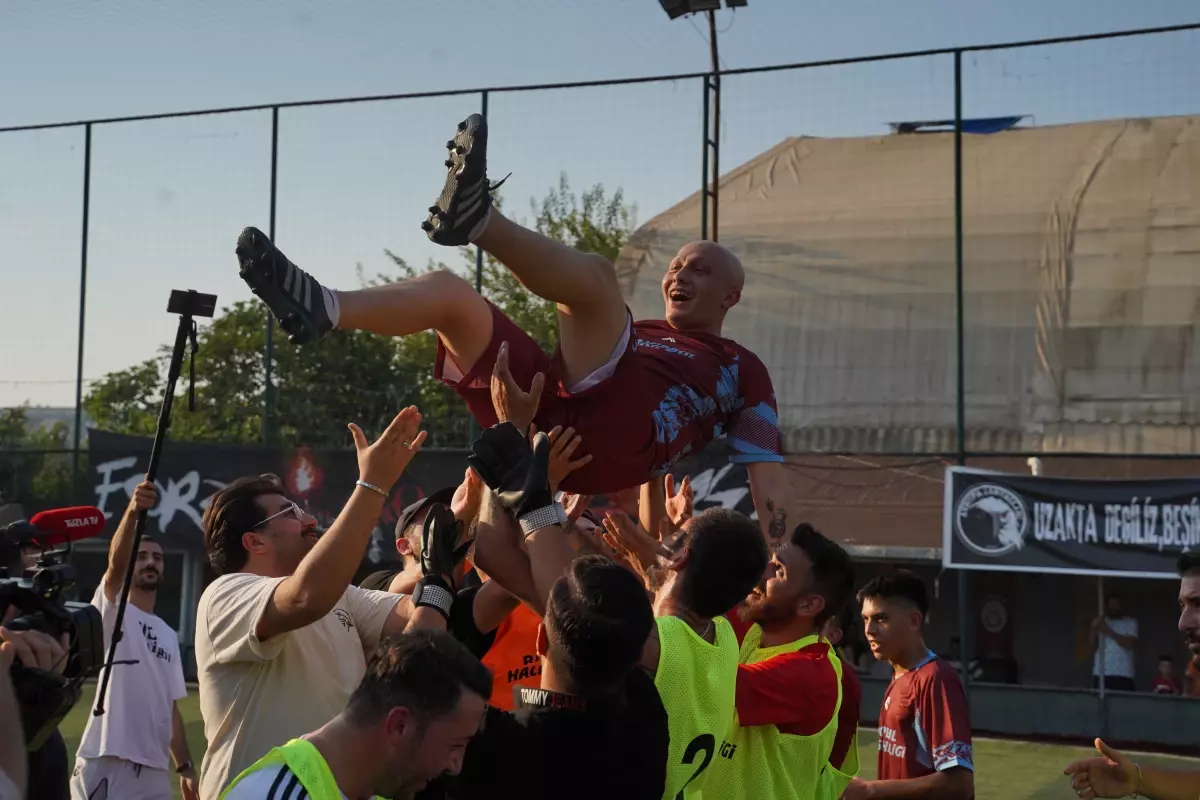 Kanseri Yenen Yasin, Halı Sahada Zaferini Kutladı