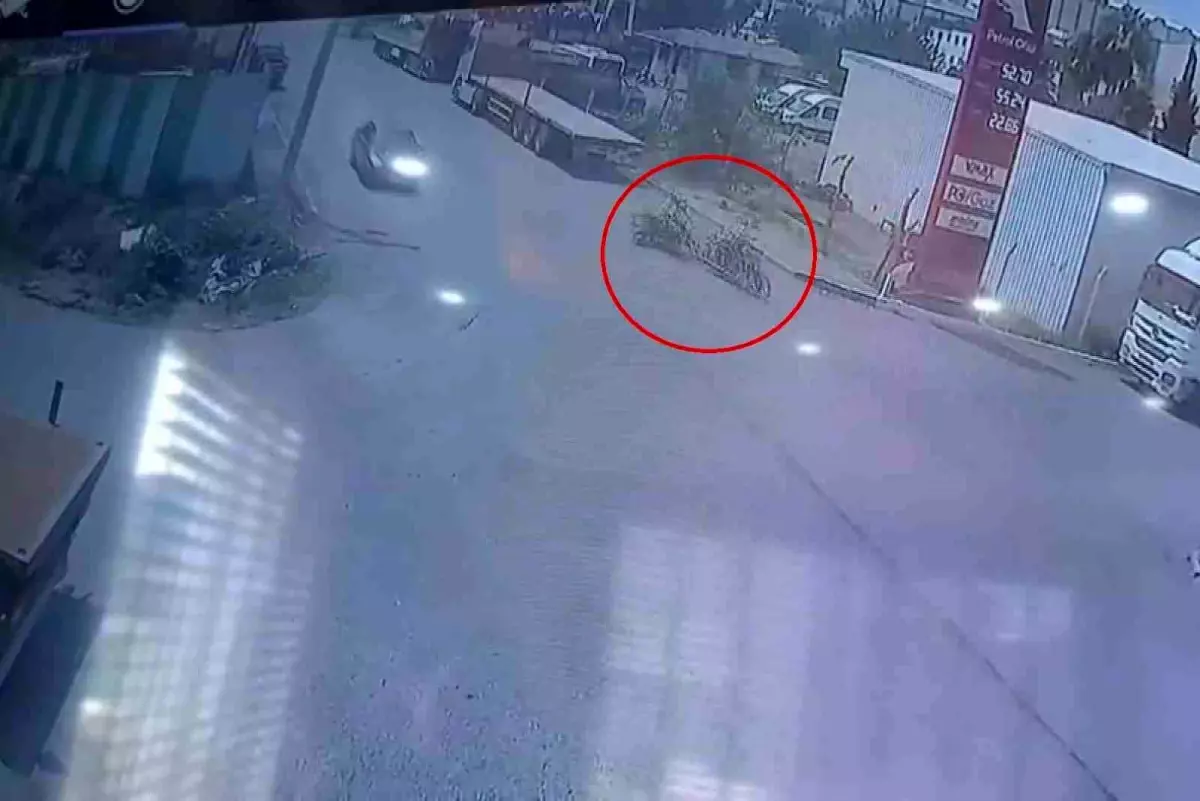 Payas\'ta Motosiklet Kazası: 3 Yaralı
