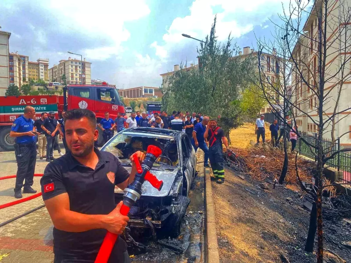 Şırnak\'ta Park Halindeki Araçta Yangın