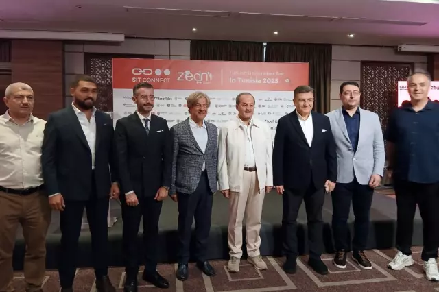 Tunus'taki Uluslararası Öğrenci Tanıtım Fuarı'na gençlerden yoğun ilgi