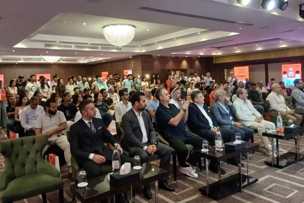 Tunus\'taki Uluslararası Öğrenci Tanıtım Fuarı\'na gençlerden yoğun ilgi