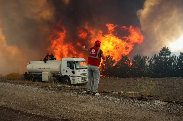 Uşak, Kahramanmaraş ve İzmir Bornova'da yangınlar söndürüldü
