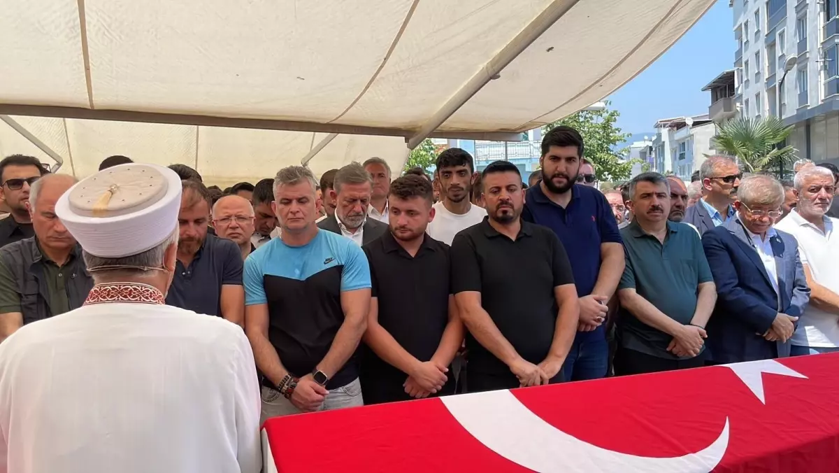 Yangında Hayatını Kaybeden İki Kişi Toprağa Verildi