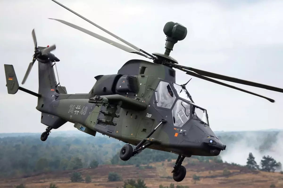 Almanya\'da askeri helikopter düştü! Mürettebat kayıp