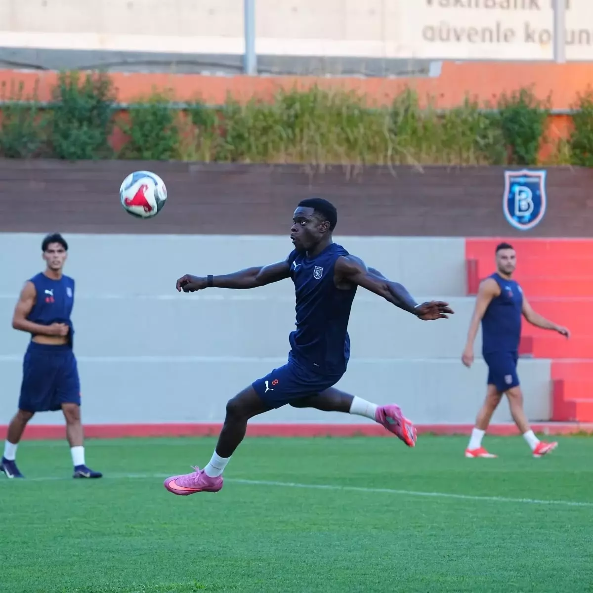 Başakşehir FK, PFK Cherno More Maçına Hazırlanıyor