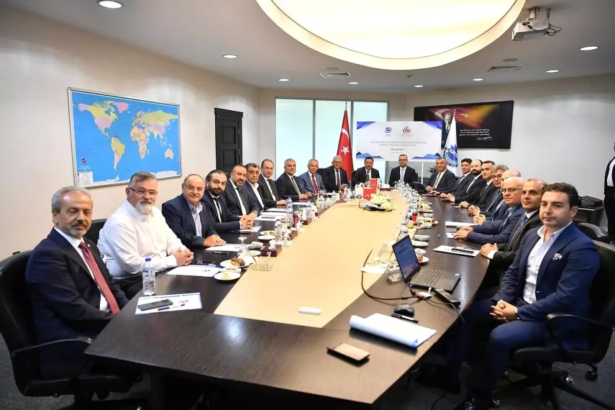 Kayseri\'de Merkez Bankası Başkanı ile Ekonomik Değerlendirme