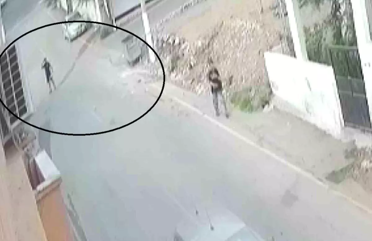 Önce dayısını sırtından vurdu sonra sokak ortasında kafasına sıktı