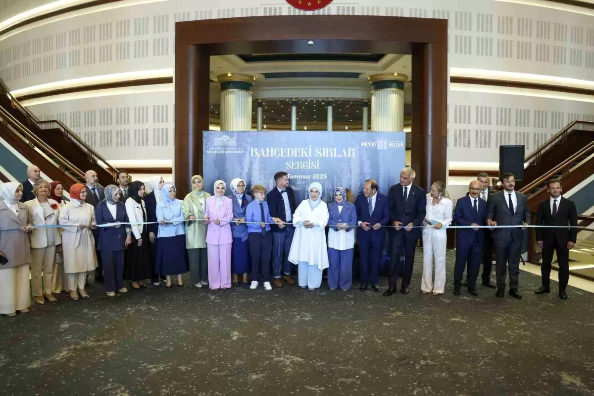 Emine Erdoğan, "Bahçedeki Sırlar" sergisinin açılışını yaptı