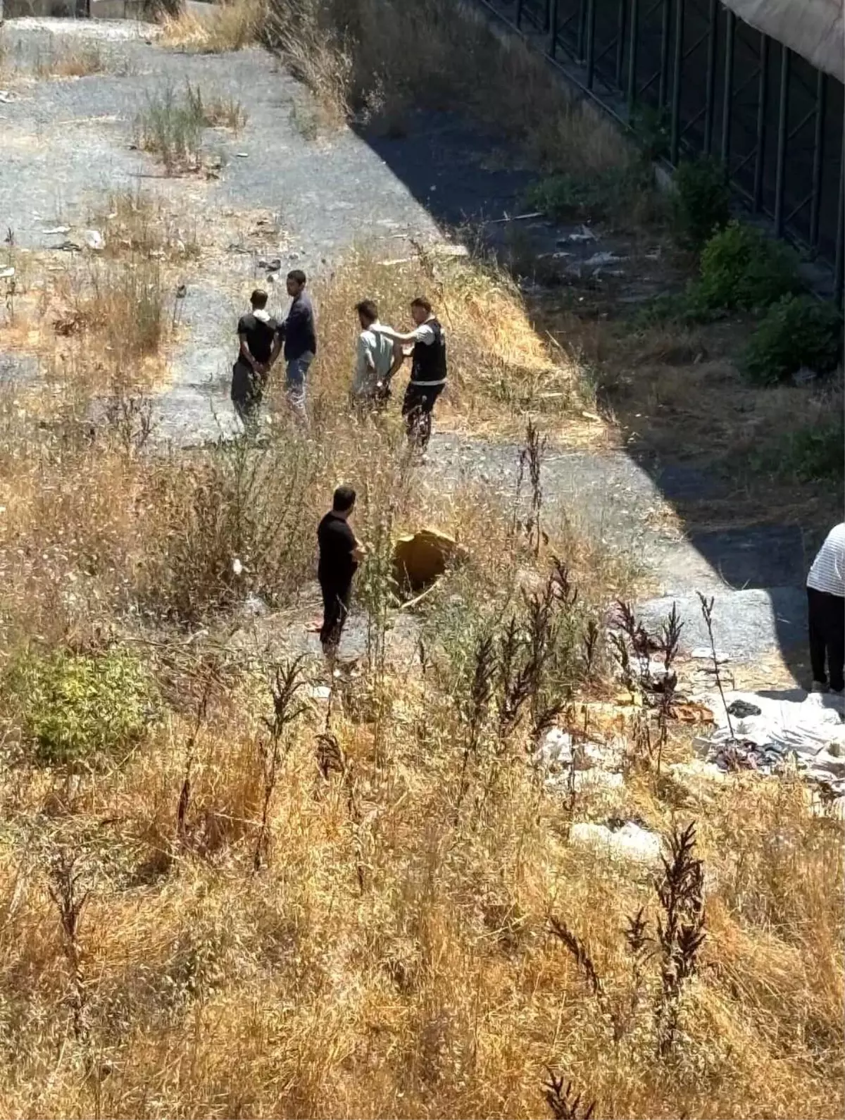 Esenyurt\'ta Uyuşturucu Kullanımına Polis Müdahalesi