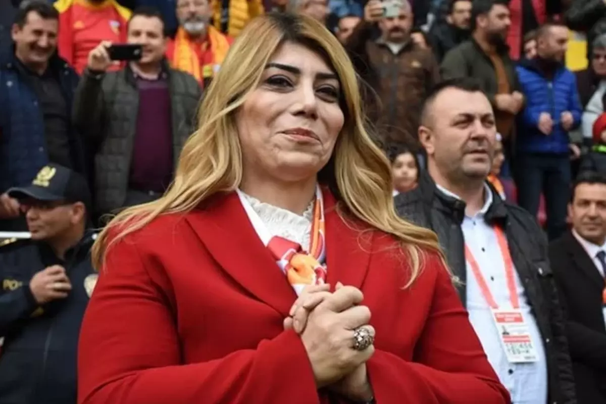 Türkiye\'nin ilk kadın başkanı Berna Gözbaşı\'na büyük şok 