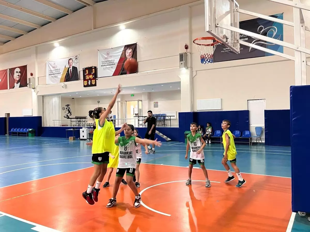 Buharkent\'te \'Kentin Çocukları Basketbol Turnuvası\' Heyecanı