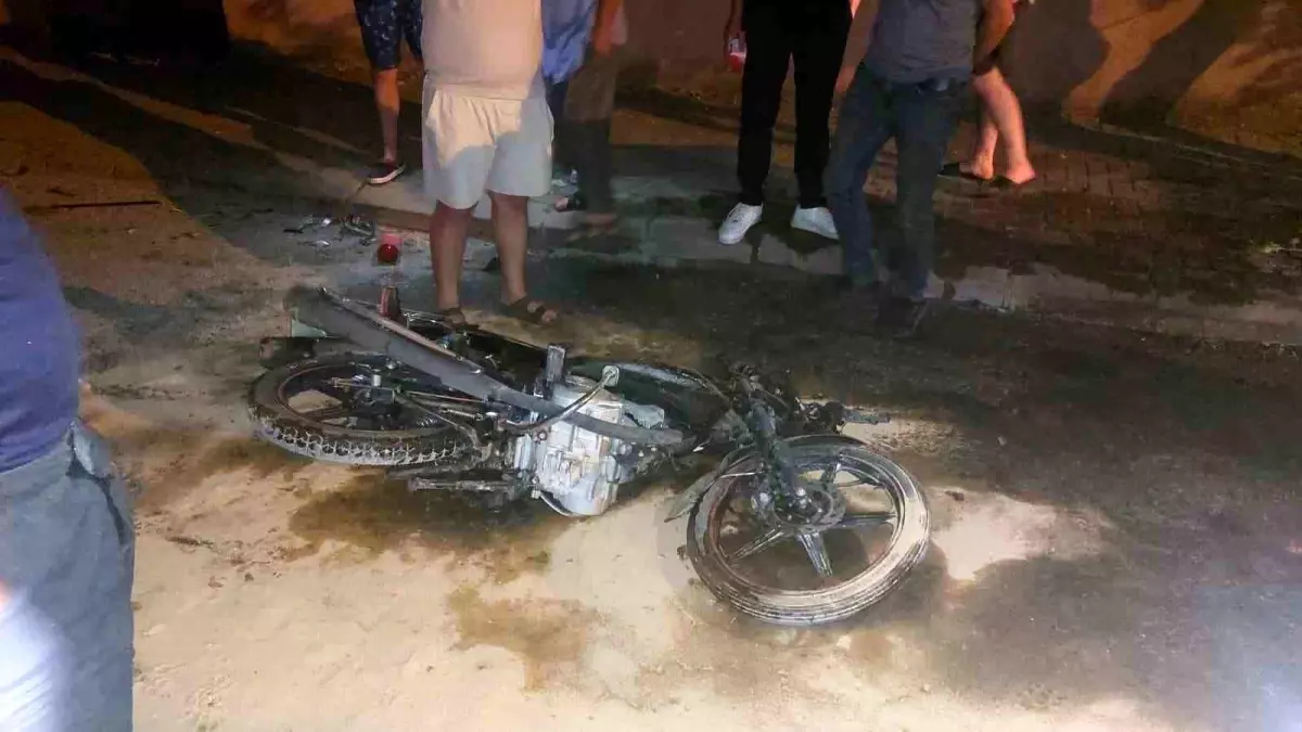 Akyazı\'da Kaza: Motosiklet Sürücüsü Yaralandı