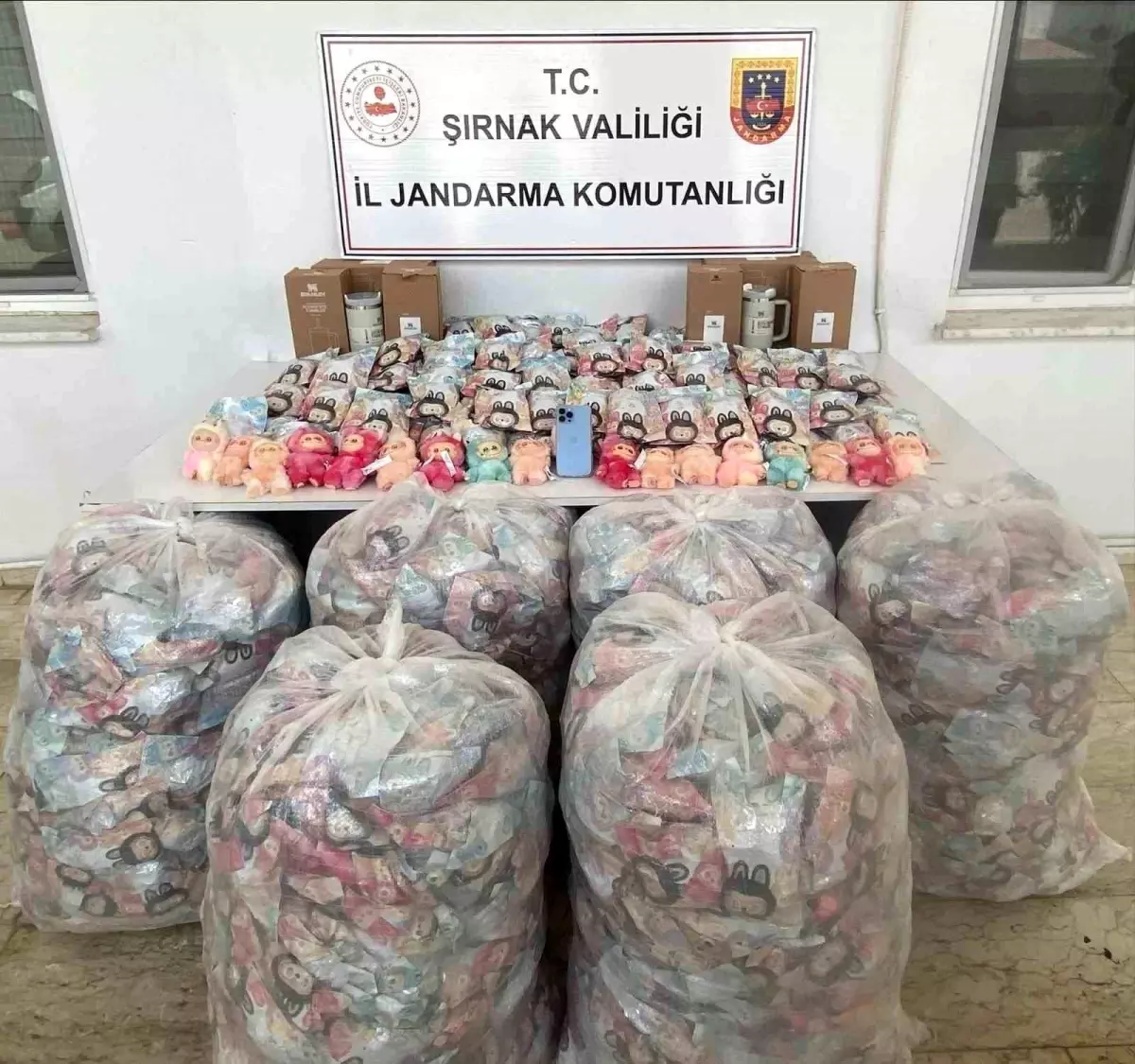 Şırnak\'ta 5.6 Milyon TL\'lik Kaçakçılık Operasyonu