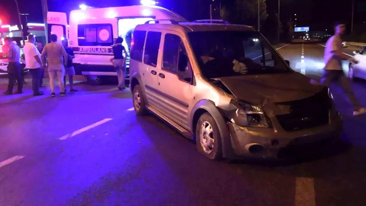 Tavşanlı\'da Trafik Kazası: 3 Yaralı