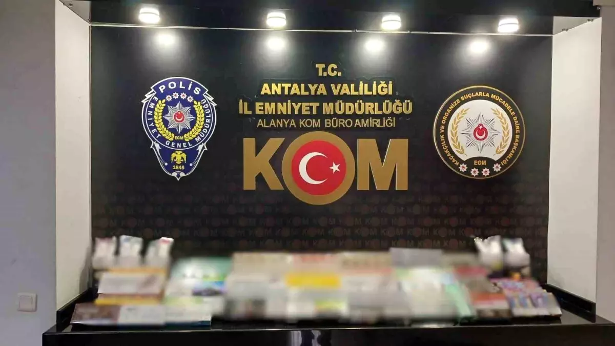 Antalya\'da Rüşvet ve Kaçakçılık Operasyonları