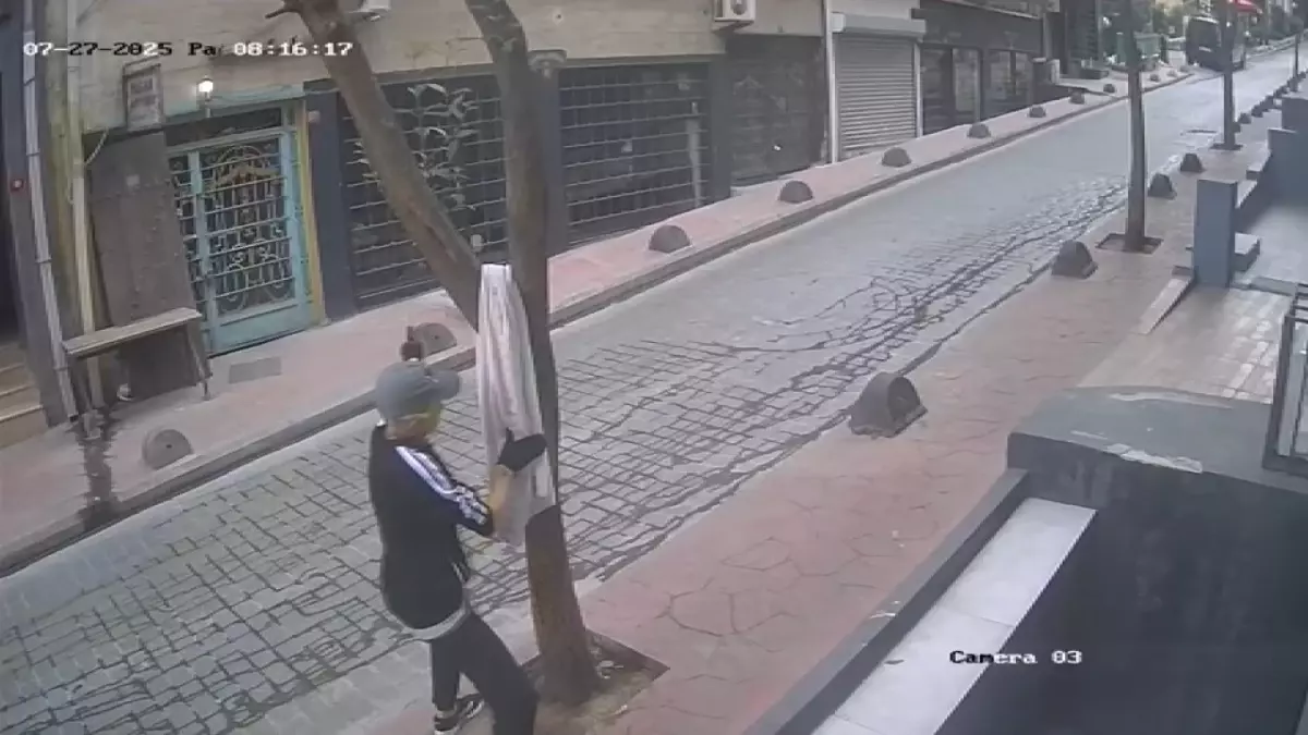 Beyoğlu\'nda İş Yeri Kurşunlandı