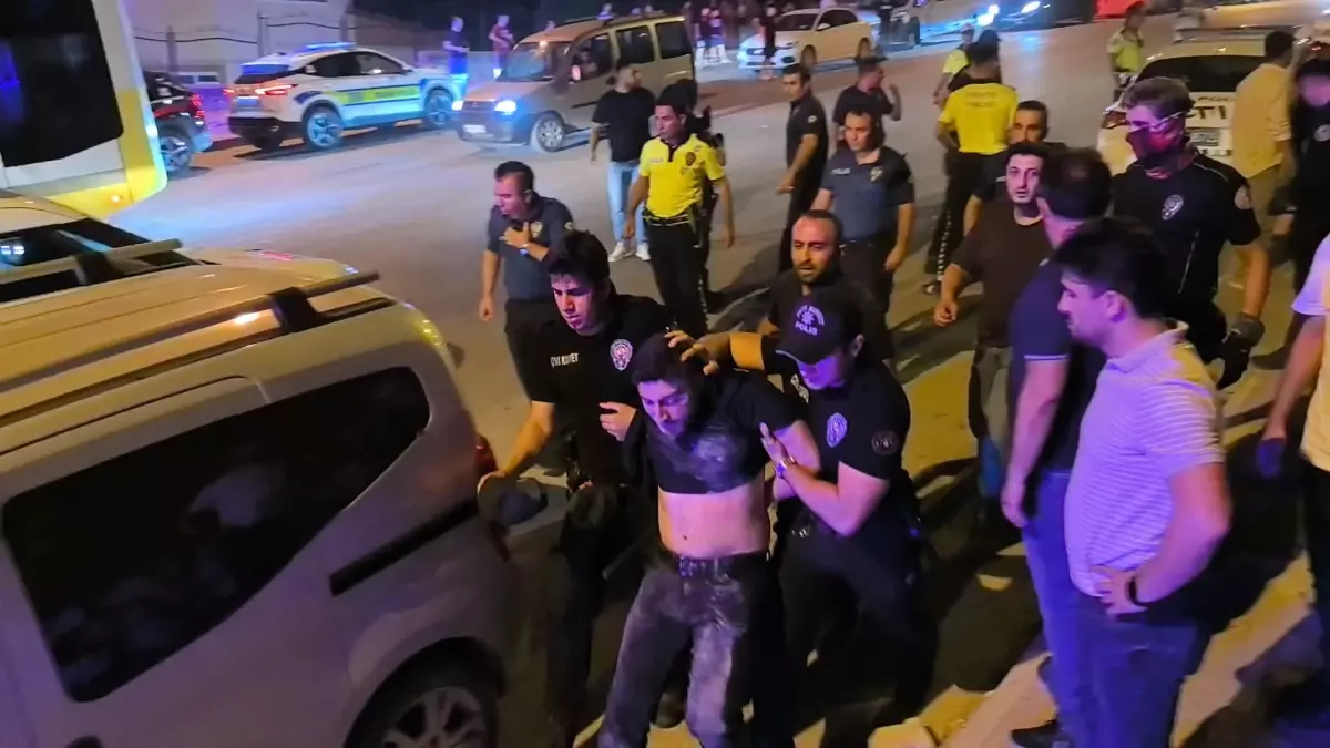 İnegöl\'de Kavga: Aileler de Karıştı