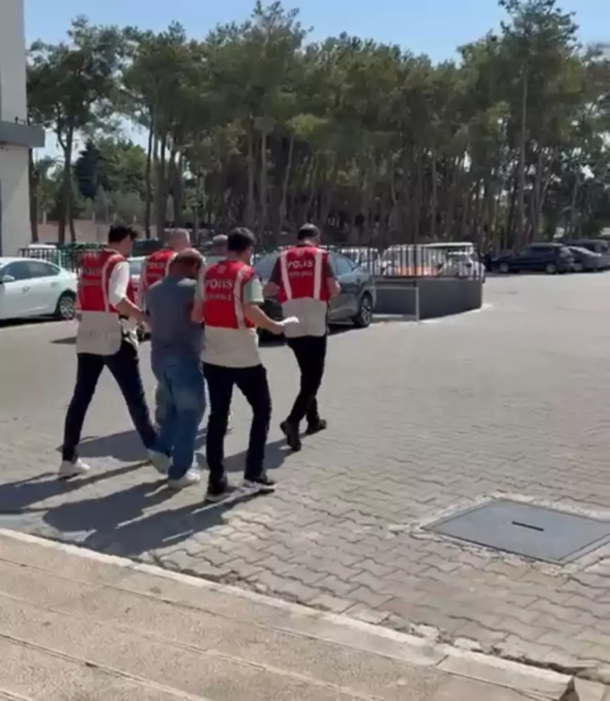 Çanakkale\'de 6 Suçtan 58 Yıl Cezalı İki Kişi Yakalandı