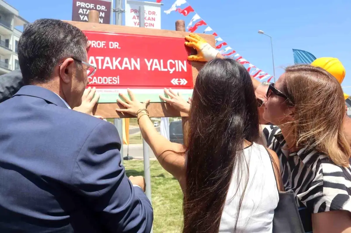 Çekmeköy\'deki bir caddeye Kartalkaya yangınında hayatını kaybeden Prof. Dr. Atakan Yalçın\'ın ismi verildi