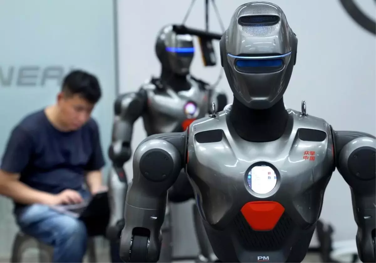 Dünyanın İlk 6S Robot Mağazası Shenzhen\'de Açıldı