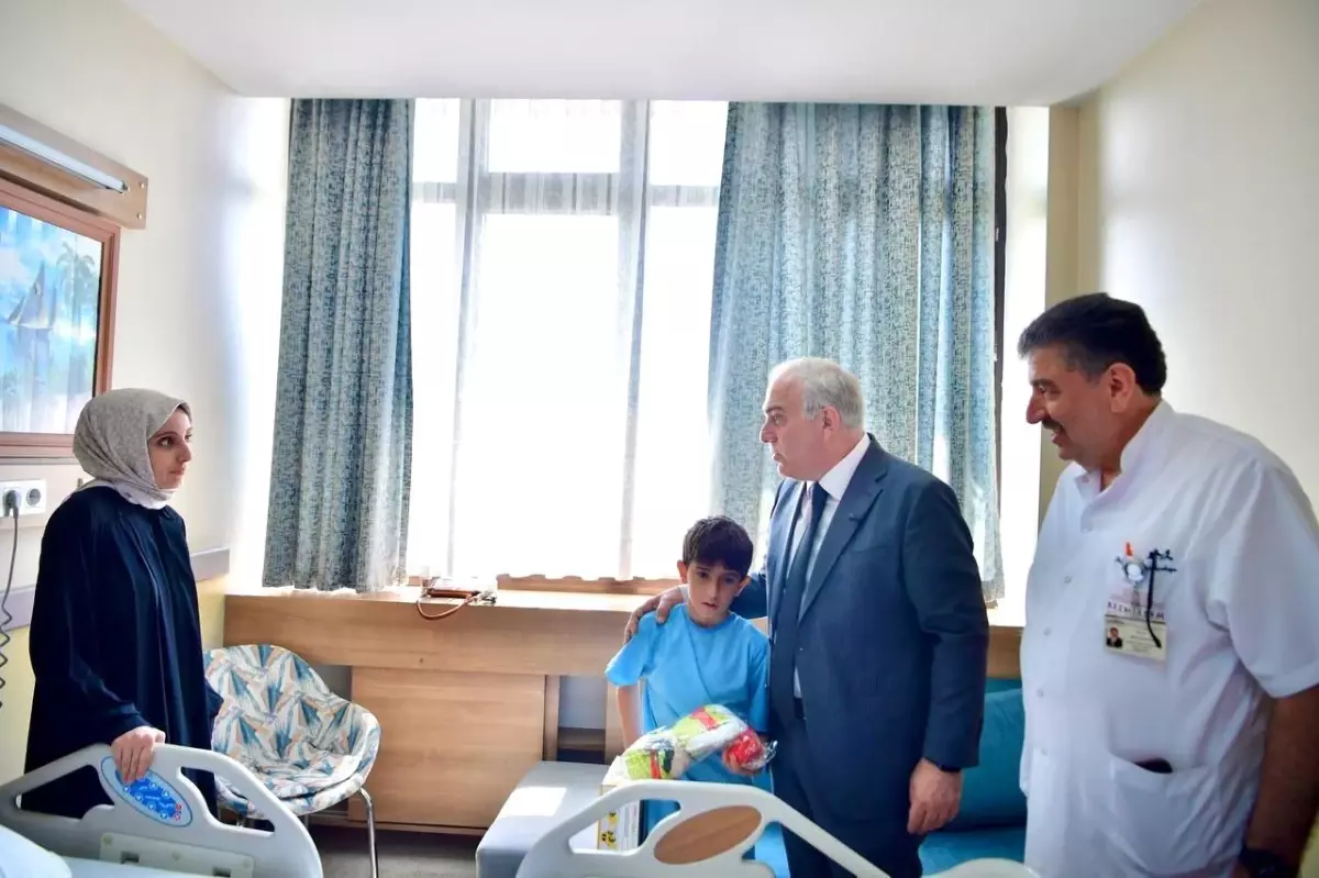 Fatih Belediyesi\'nden 500 Çocuğa Sünnet Organizasyonu
