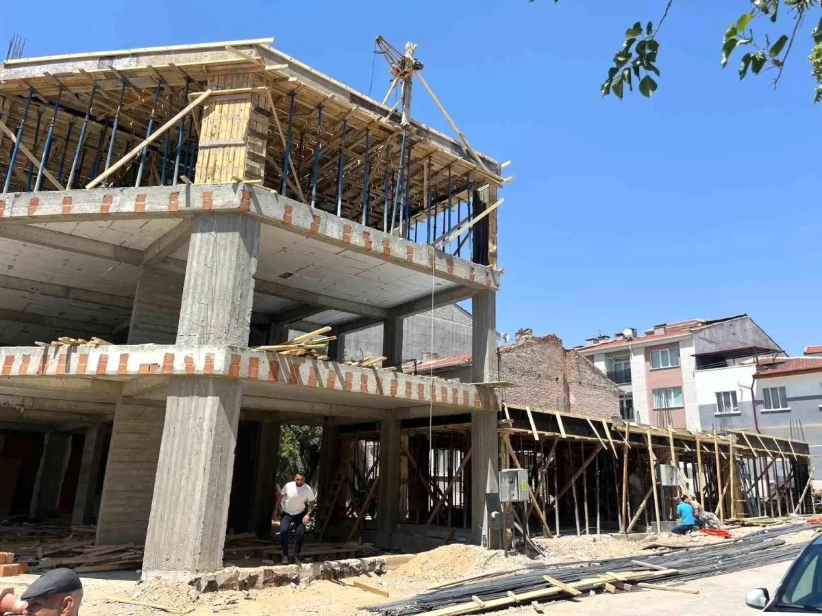 Eskişehir\'de İnşaatta Elektrik Çarpması