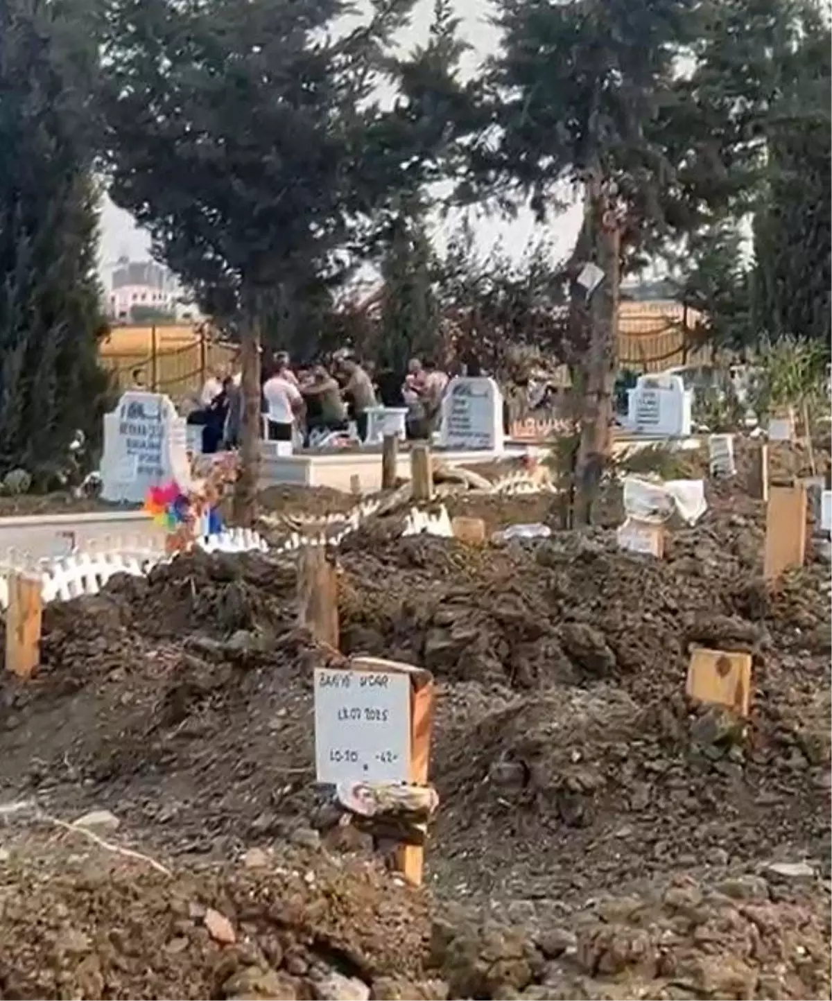 Cenaze Töreninde Kavga: Silivri Mezarlığında Gerilim