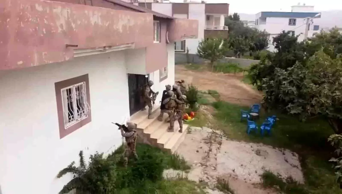 Şırnak\'ta Silah Kaçakçılığı Operasyonu