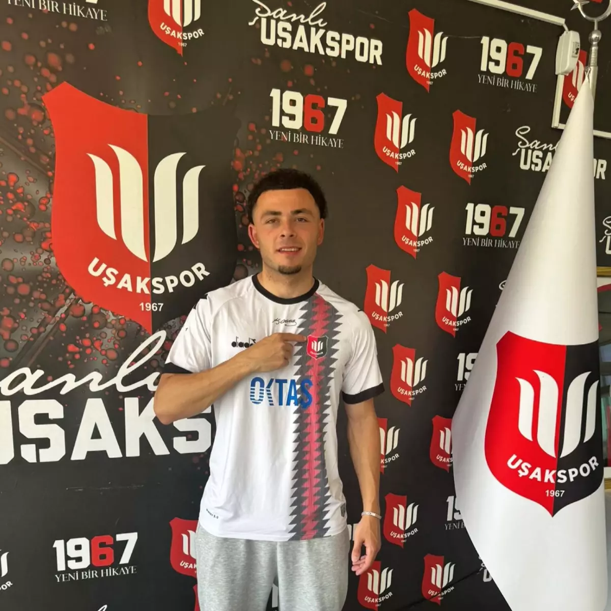 Uşakspor Mikail Bura Akarsu\'yu Transfer Etti