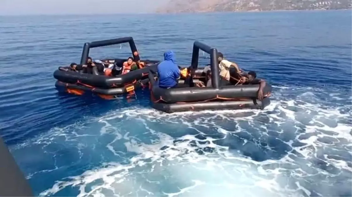 Çanakkale\'de Kaçak Göçmen Kurtarma Operasyonu