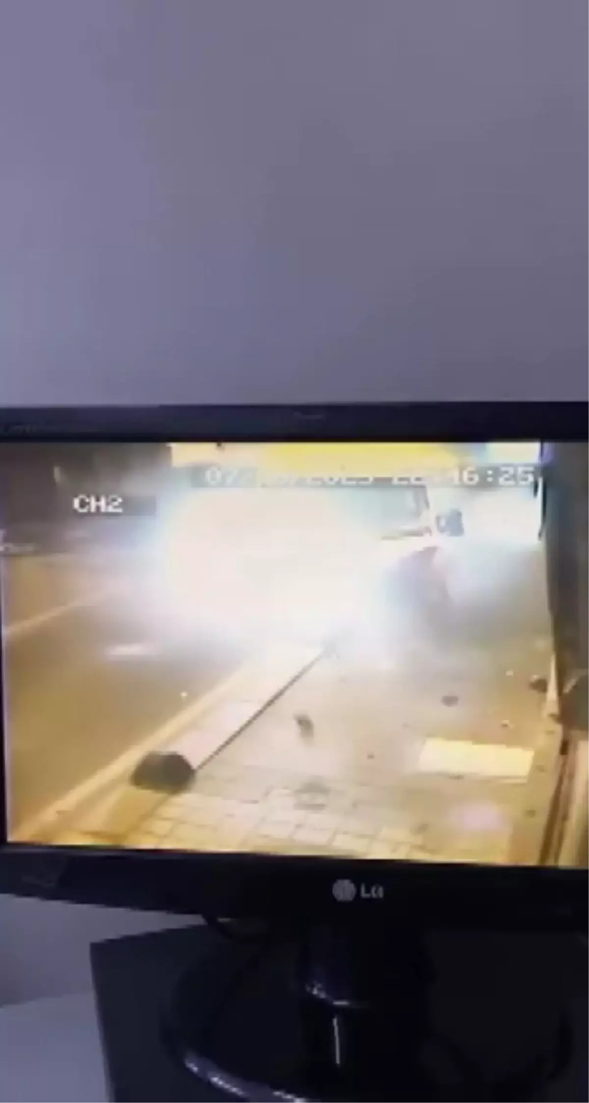 Beykoz\'da Minibüs-Motosiklet Kazası: 1 Ölü