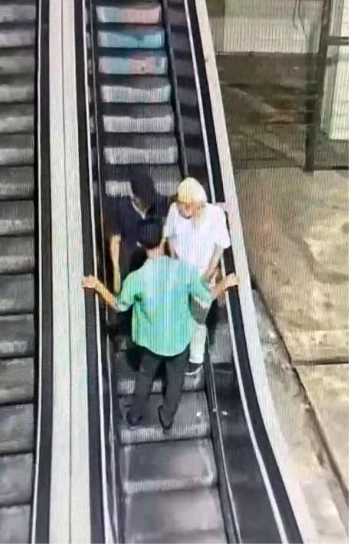 Beyoğlu\'nda Yaşlı Adam Gasp Edildi