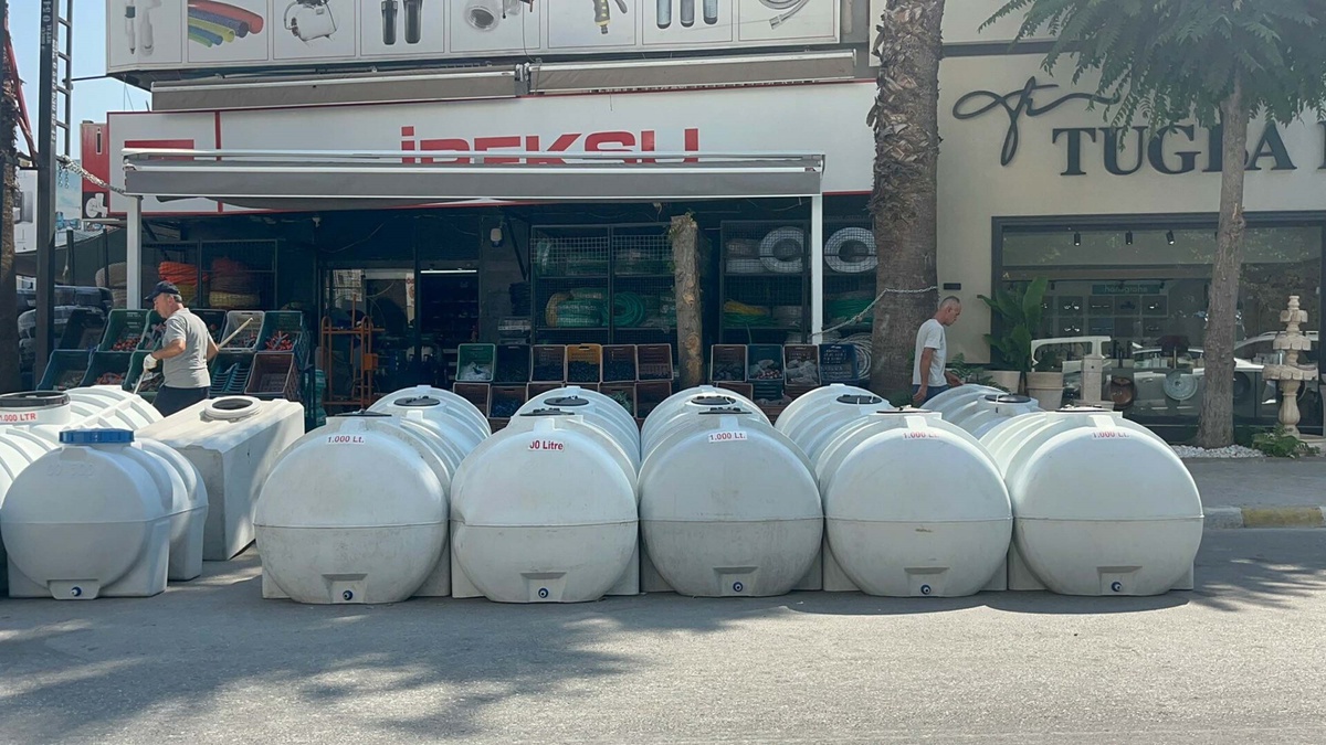 İzmir\'de Su Deposu Talebi Patladı