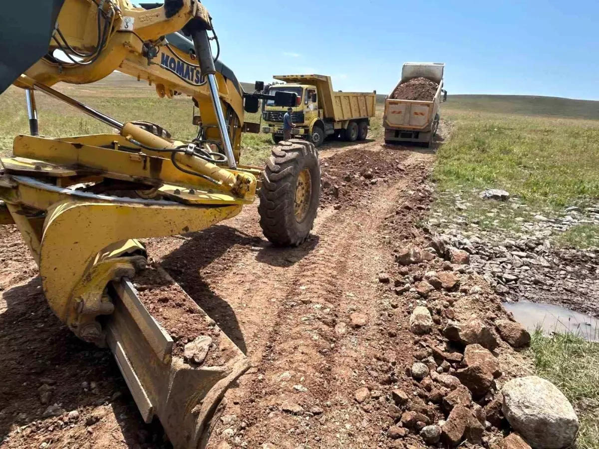 Kars\'ta Yayla Yolları Yapılıyor