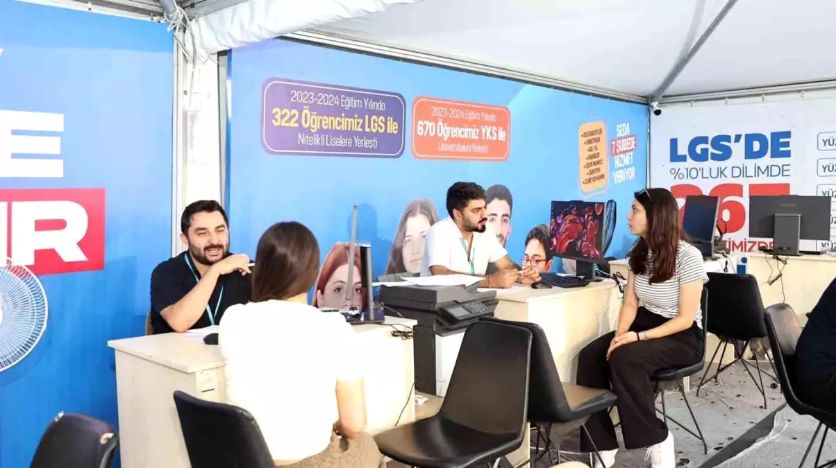 Sultangazi\'de gençler için üniversite tercih danışmanlık hizmeti