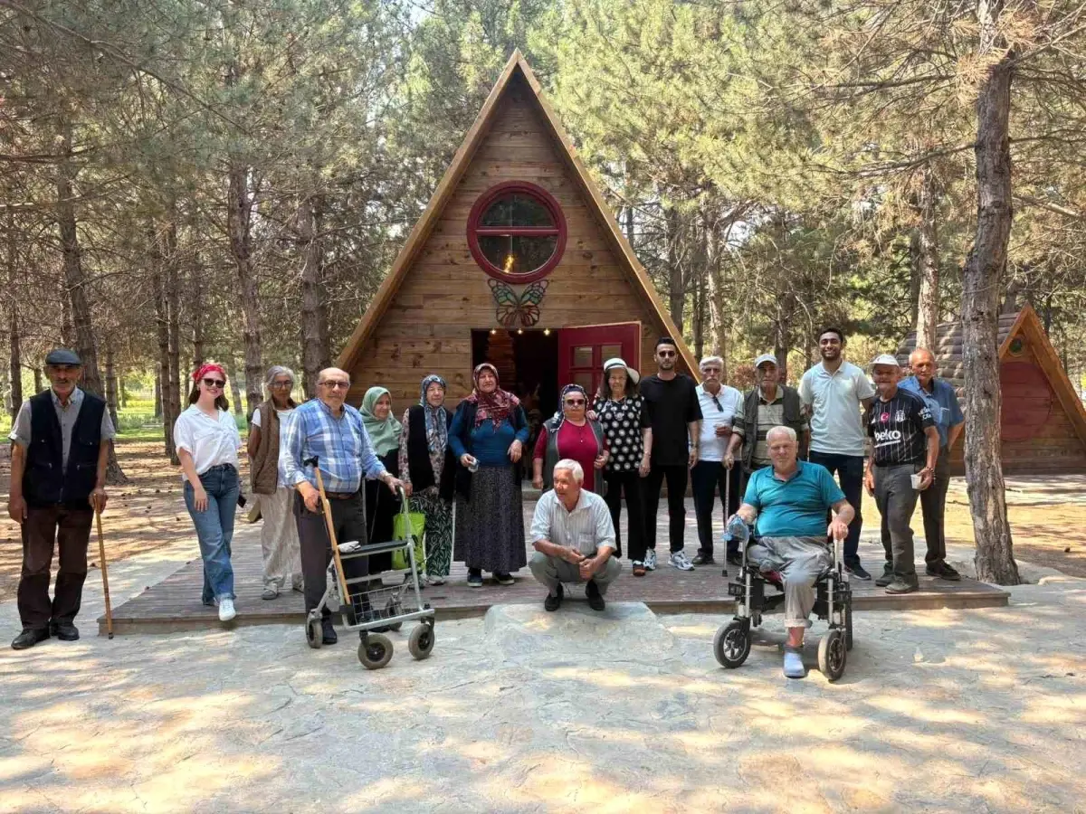 Eskişehir\'de Yaşlılar İçin Sabah Sporu Etkinliği